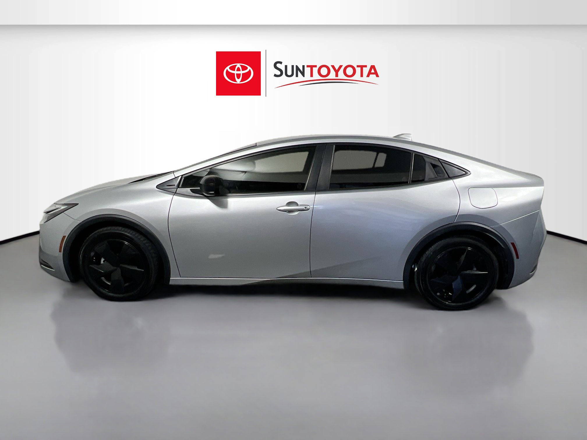 Used 2023 Toyota Prius LE FWD image 7