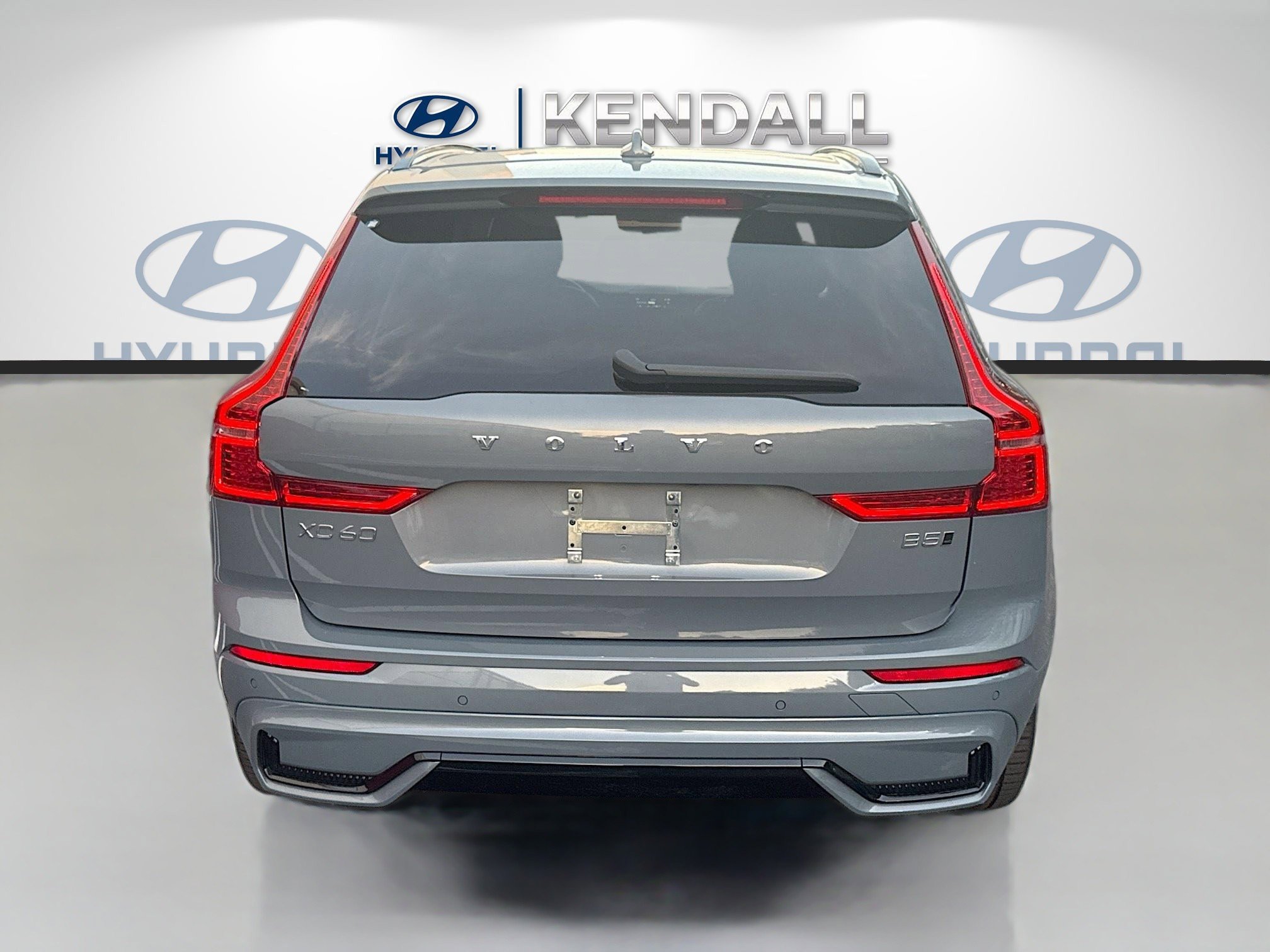 Used 2024 Volvo XC60 B5 Plus image 5
