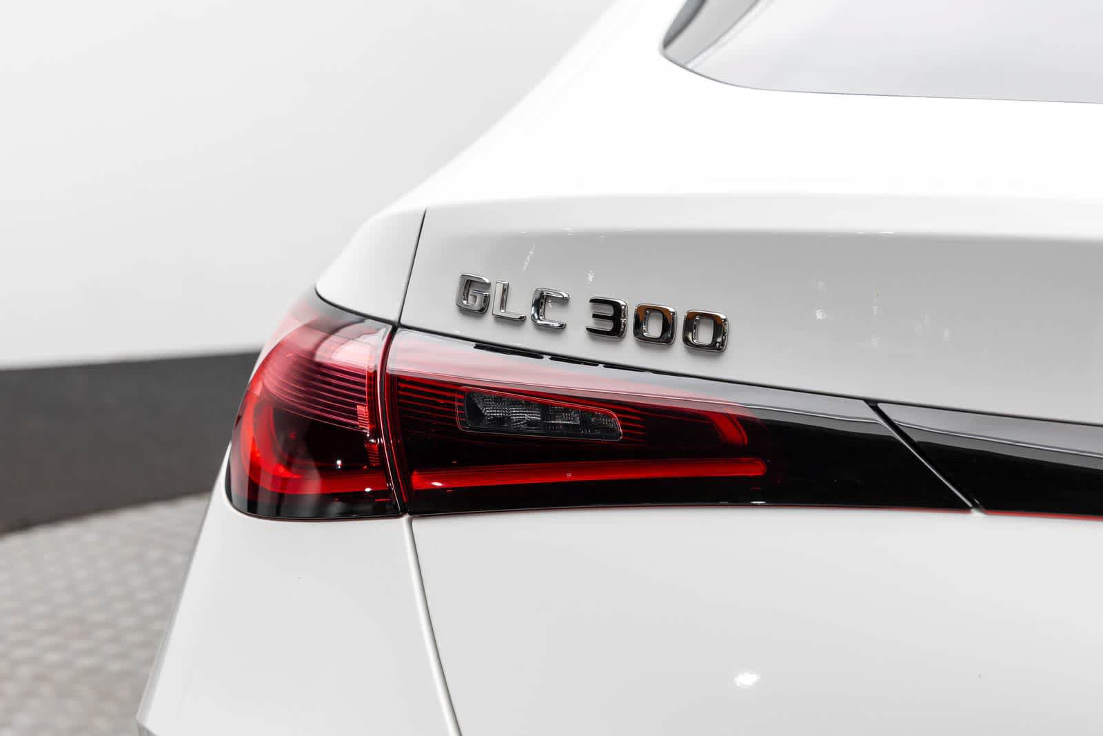 Used 2026 Mercedes-Benz GLC 300 4MATIC image 7