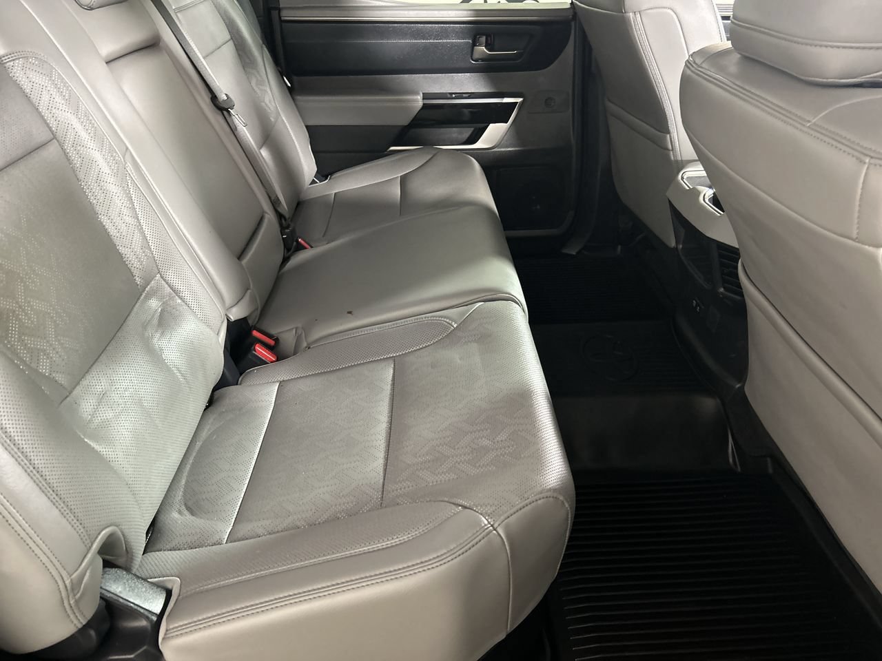 Used 2025 Toyota Tundra Limited AWD/4WD image 25