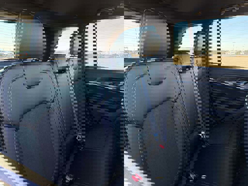 New 2026 Jeep Grand Cherokee Altitude image 21