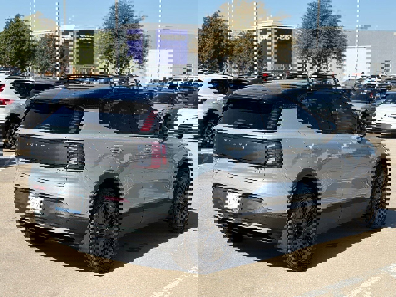 New 2026 Volvo EX30 Cross Country Ultra image 6