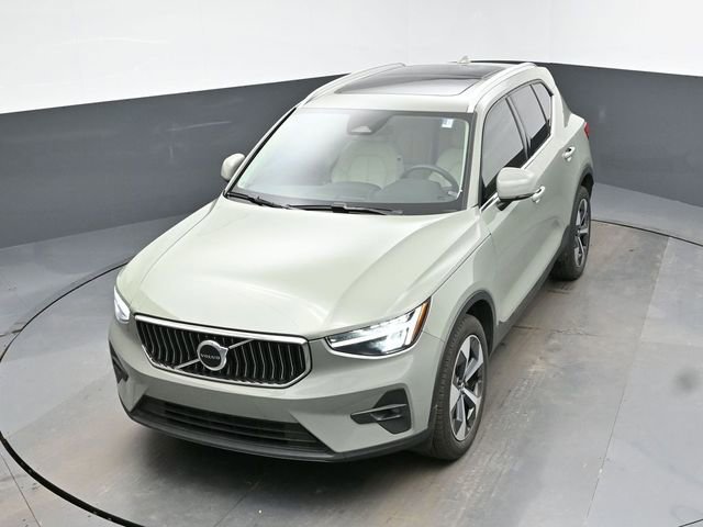 Used 2023 Volvo XC40 B5 Plus w/ Protection Package Premier image 43