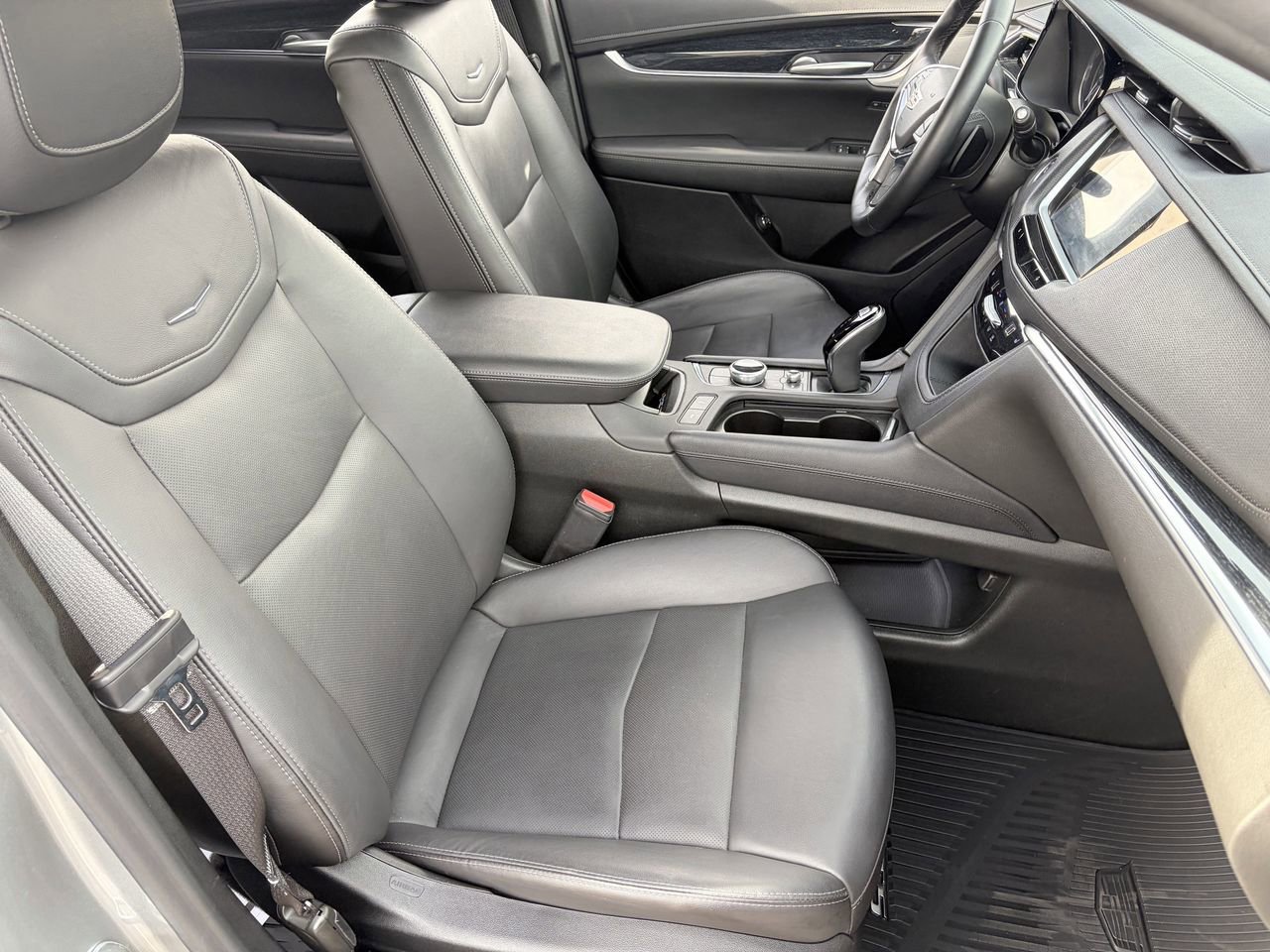 Certified 2025 Cadillac XT5 Premium Luxury image 11