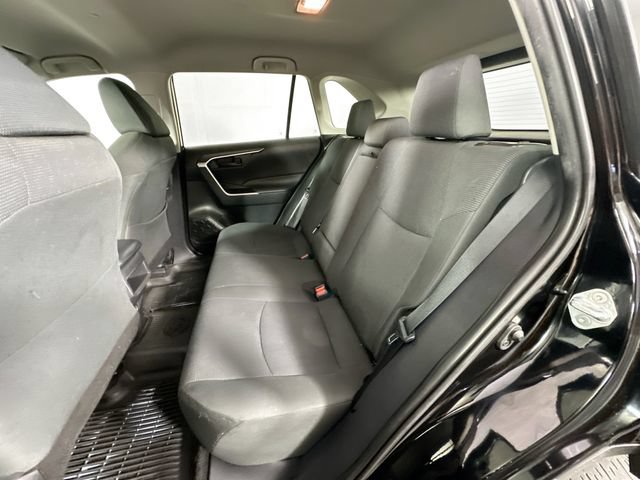 Used 2021 Toyota RAV4 LE AWD/4WD image 22