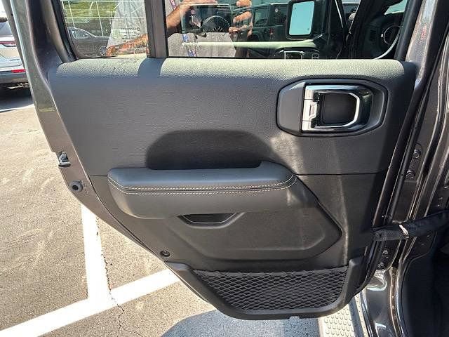 New 2025 Jeep Wrangler Unlimited Sahara AWD/4WD image 11