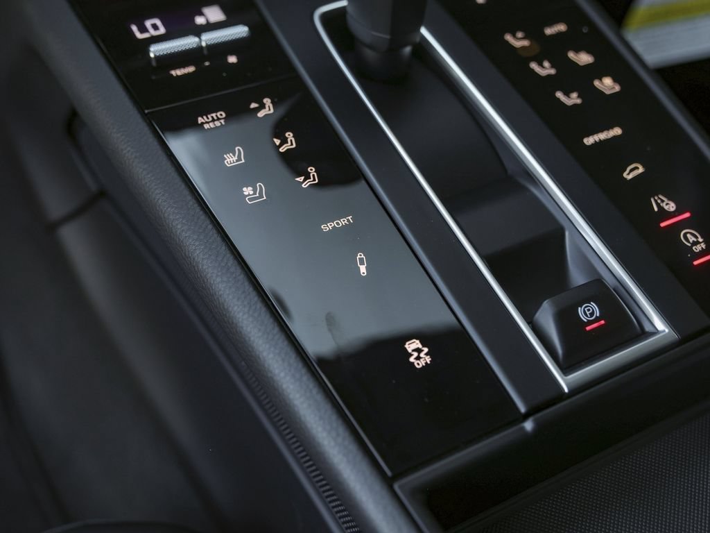 New 2025 Porsche Macan AWD/4WD image 27