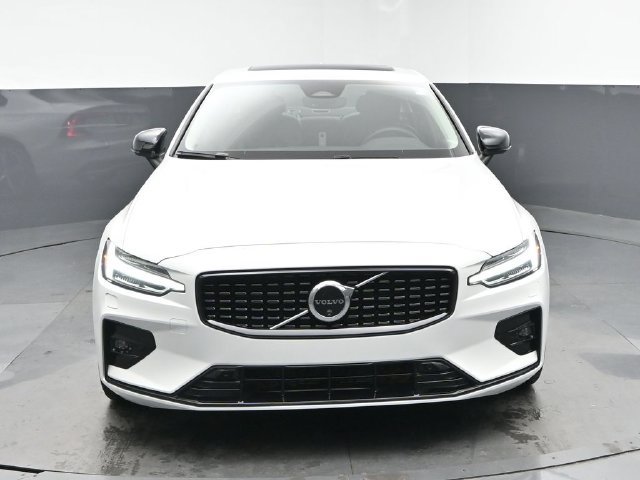 Used 2025 Volvo S60 B5 Plus FWD image 2