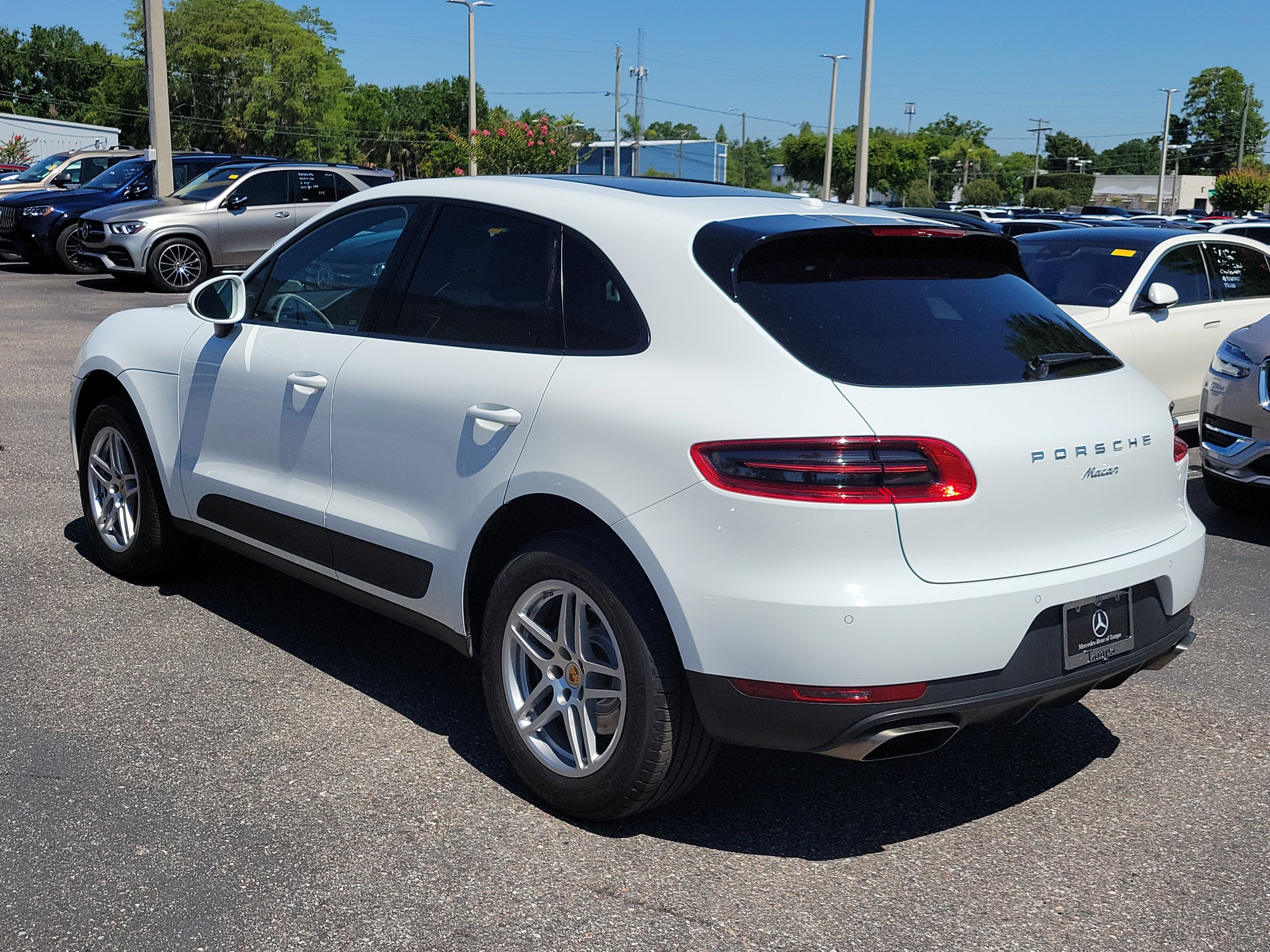 Used 2018 Porsche Macan AWD/4WD image 4