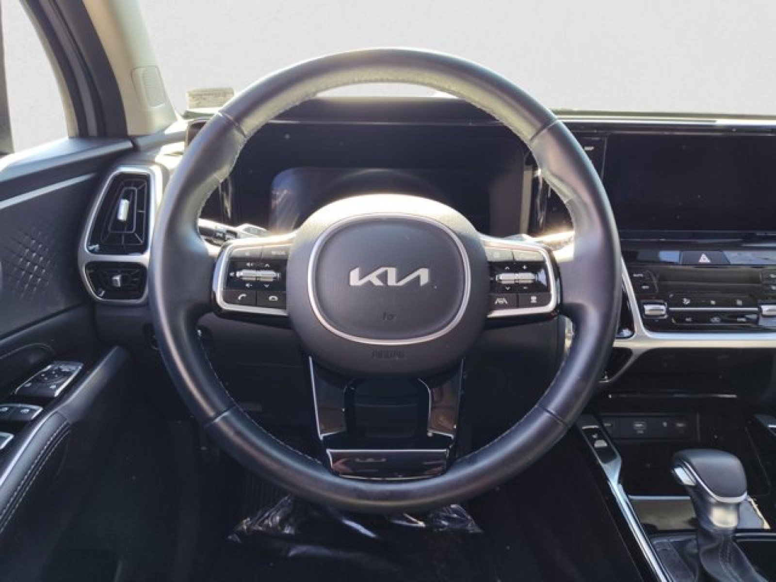 Used 2023 Kia Sorento SX AWD/4WD image 15