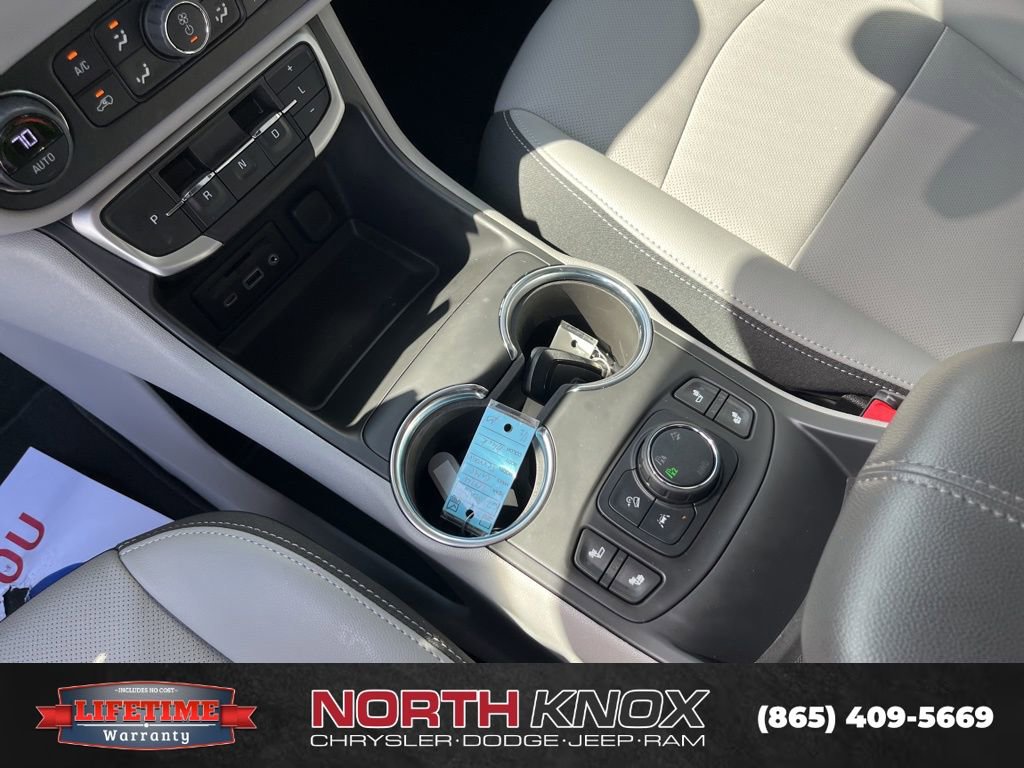 Used 2024 GMC Terrain SLT image 10