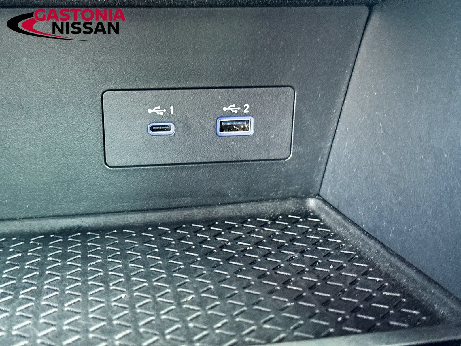 Used 2024 Nissan Pathfinder SV AWD/4WD image 17