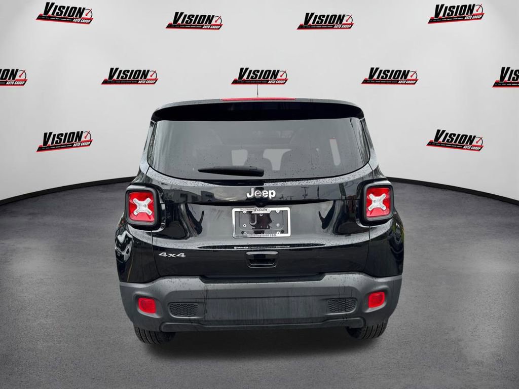 Used 2023 Jeep Renegade Latitude w/ Sun/Sound Group image 6