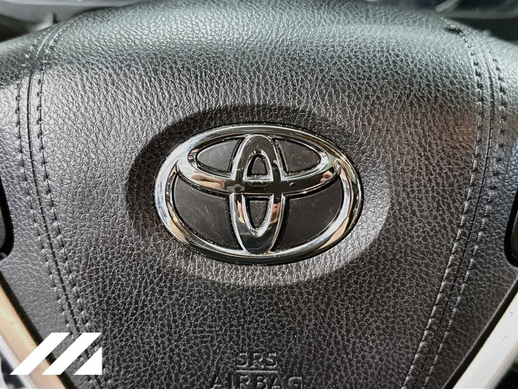 Used 2019 Toyota Highlander Limited AWD/4WD image 38