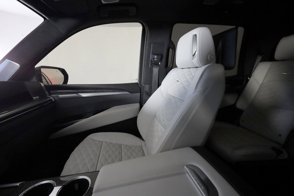 Used 2025 Cadillac Escalade V image 45