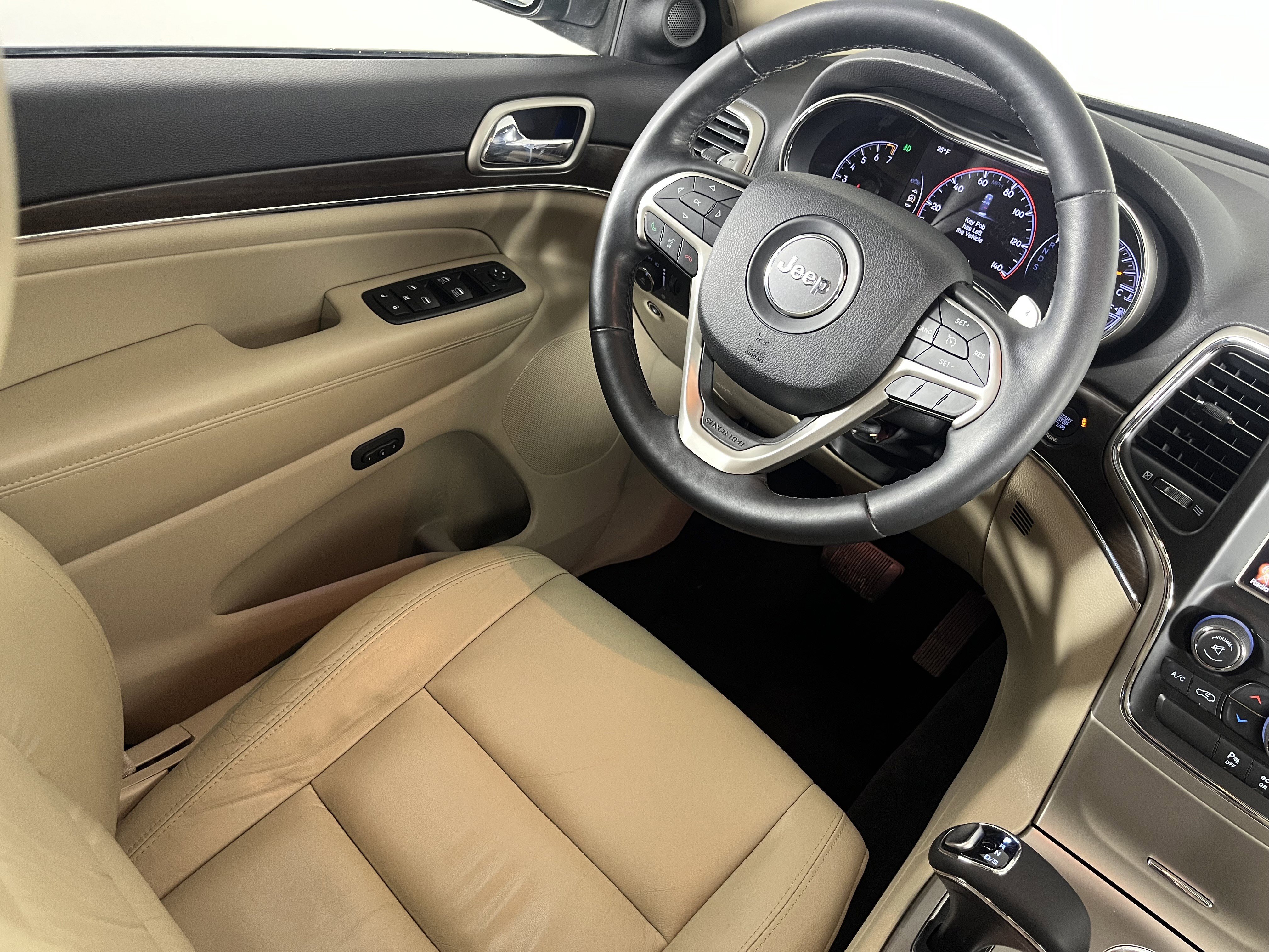 Used 2015 Jeep Grand Cherokee Limited w/ Trailer Tow Group IV image 9