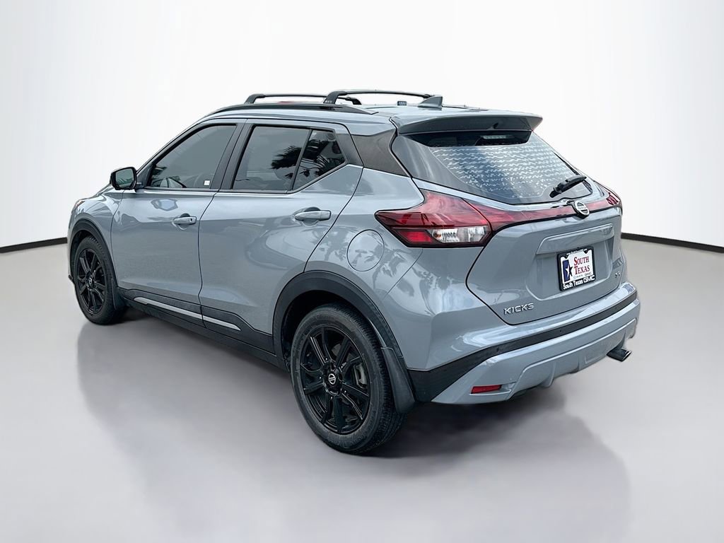 Used 2021 Nissan Kicks SR w/ Interior Electronics Package FWD image 5