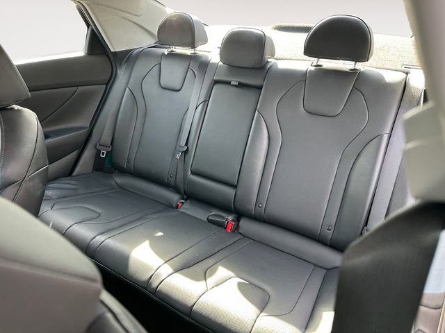 Used 2022 Hyundai Elantra Limited image 13
