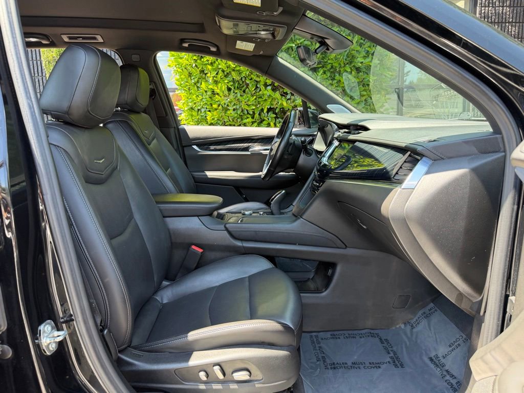 Used 2024 Cadillac XT6 Premium Luxury w/ Technology Package AWD/4WD image 33