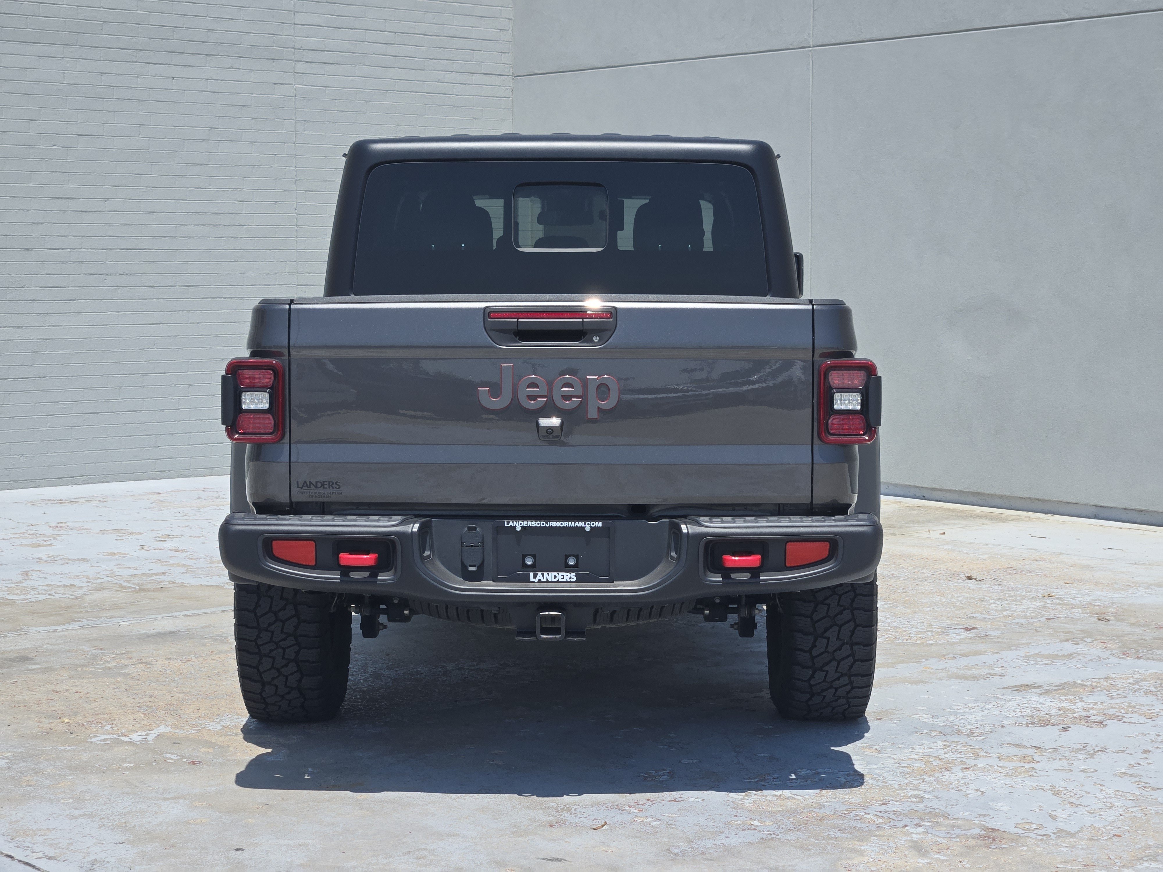 Used 2024 Jeep Gladiator Rubicon w/ Convenience Group AWD/4WD image 7