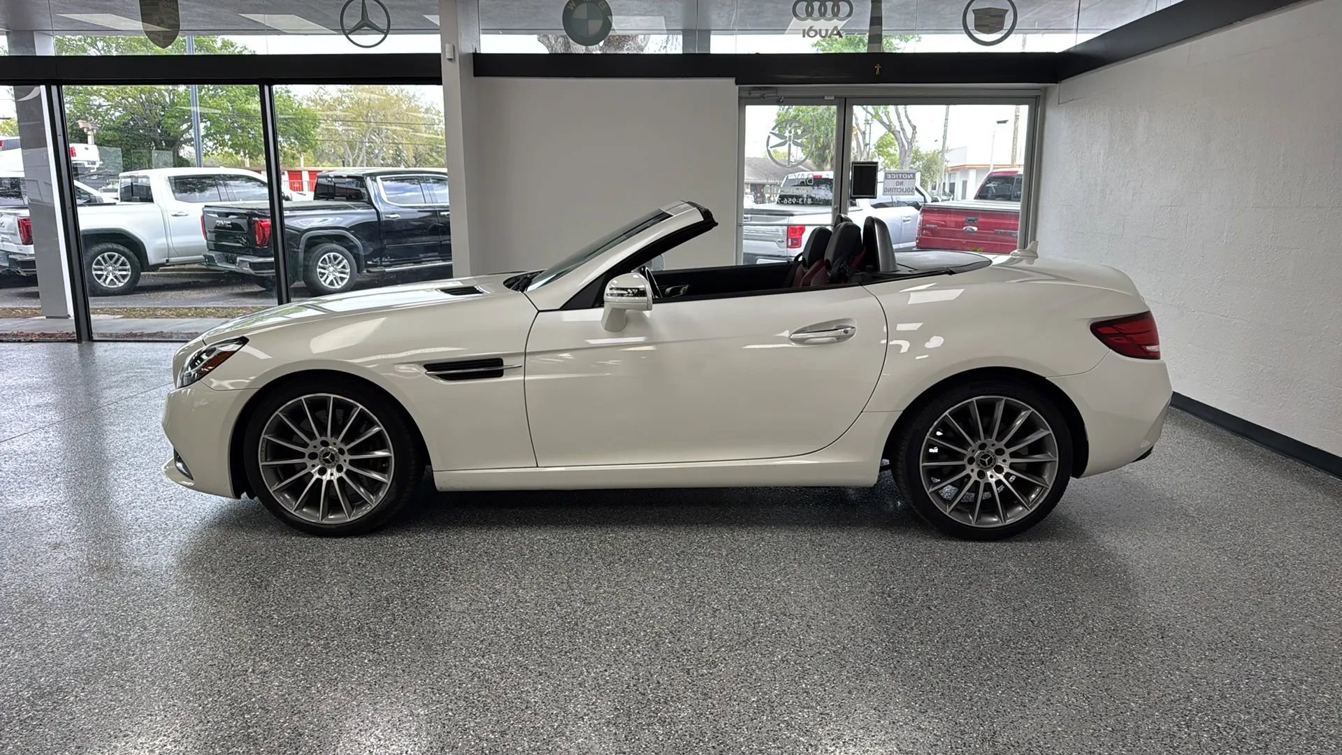 Used 2020 Mercedes-Benz SLC 300 image 63