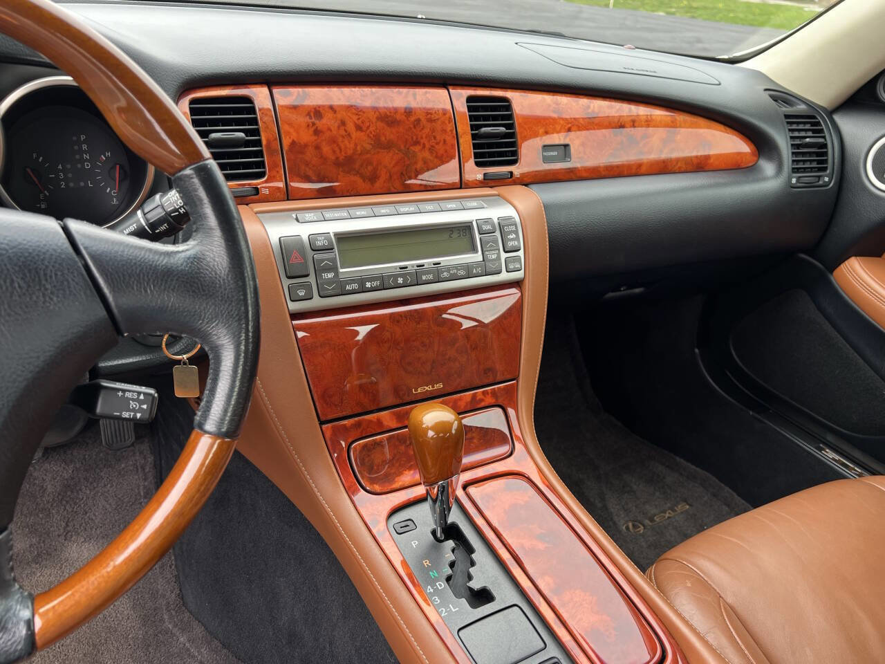 Used 2005 Lexus SC 430 Convertible image 22