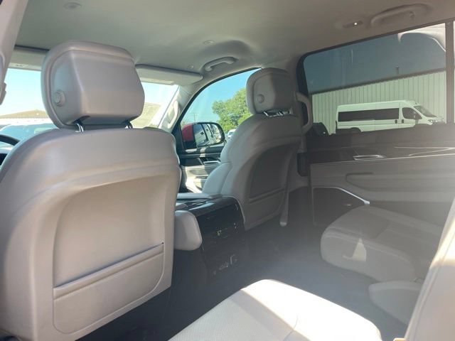 Used 2022 Jeep Wagoneer Series III w/ Flexible Seating Group AWD/4WD image 26