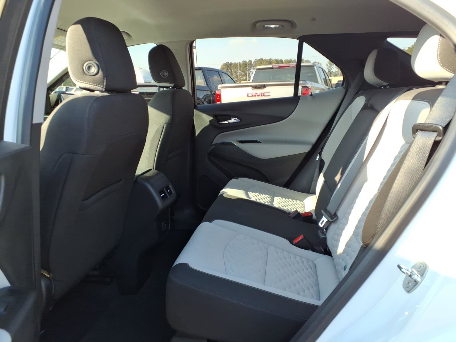 Used 2021 Chevrolet Equinox LS image 20