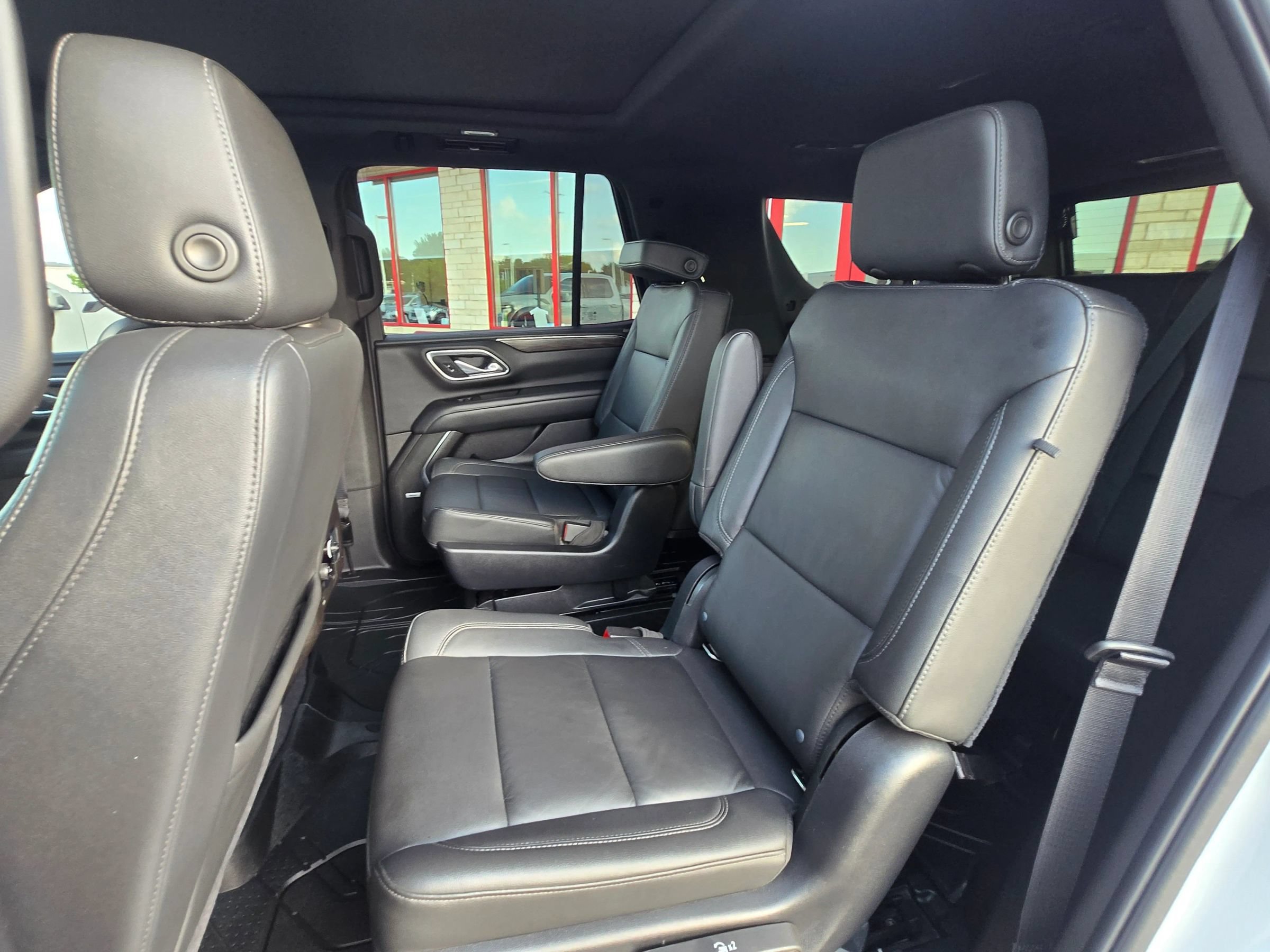 Used 2021 Chevrolet Tahoe LT w/ LT Signature Plus Package AWD/4WD image 13