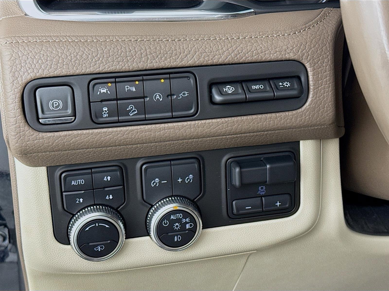 Certified 2021 GMC Yukon Denali w/ Denali Ultimate Package image 10