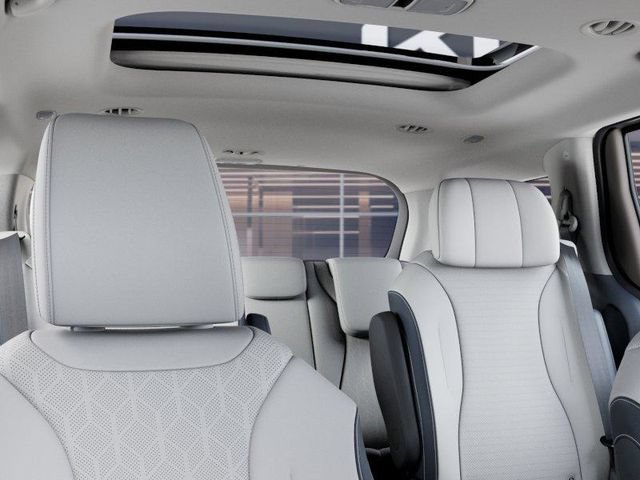 New 2027 Kia Carnival SX w/ Dark Edition Package FWD image 27