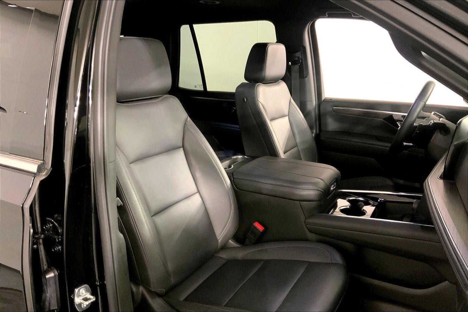 Used 2025 Chevrolet Tahoe LT AWD/4WD image 8