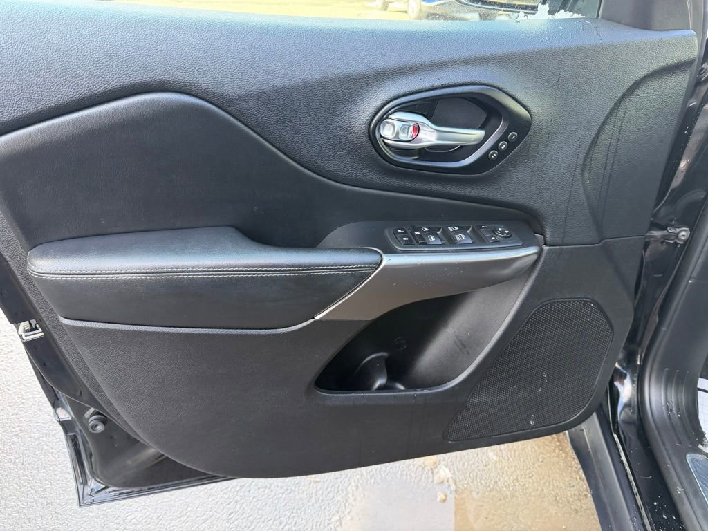 Used 2021 Jeep Cherokee Limited w/ Elite Package image 13