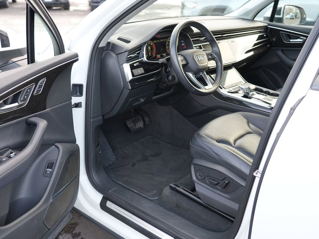 Used 2024 Audi Q7 3.0T Premium Plus image 16