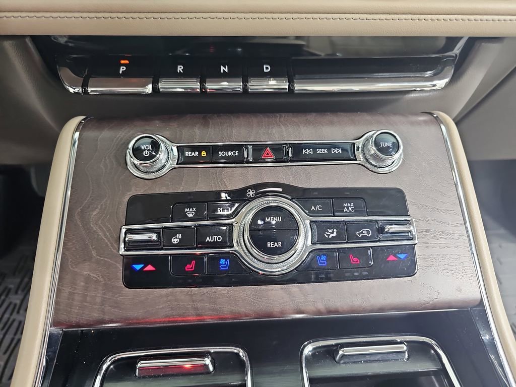 Used 2024 Lincoln Aviator Reserve w/ Equipment Group 201A image 31