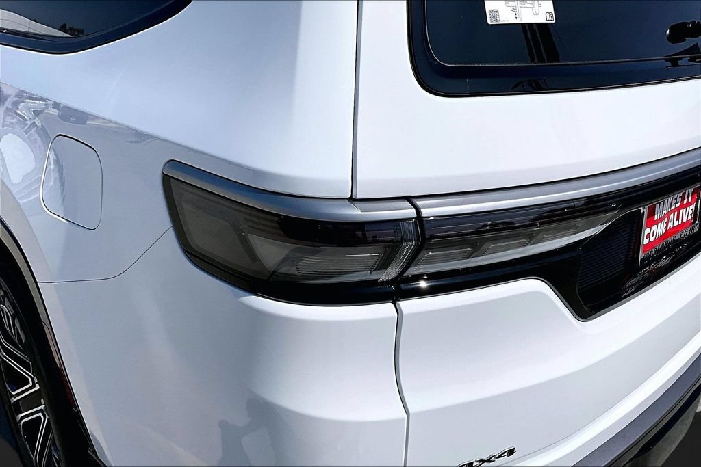 New 2026 Jeep Grand Wagoneer 4WD image 36