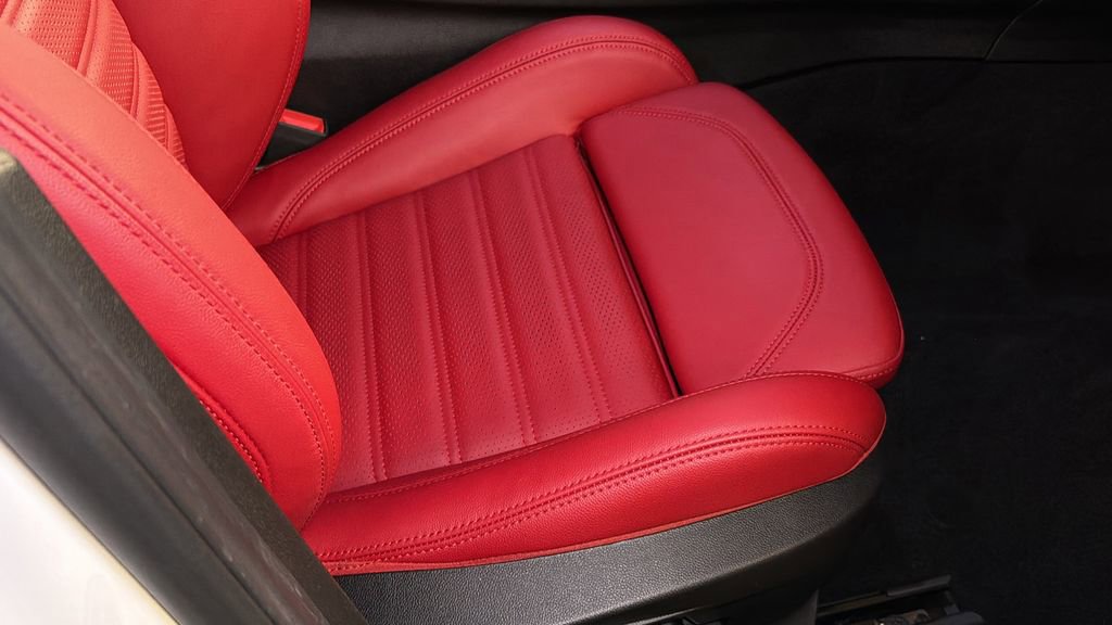 Used 2024 Alfa Romeo Giulia Veloce AWD/4WD image 12