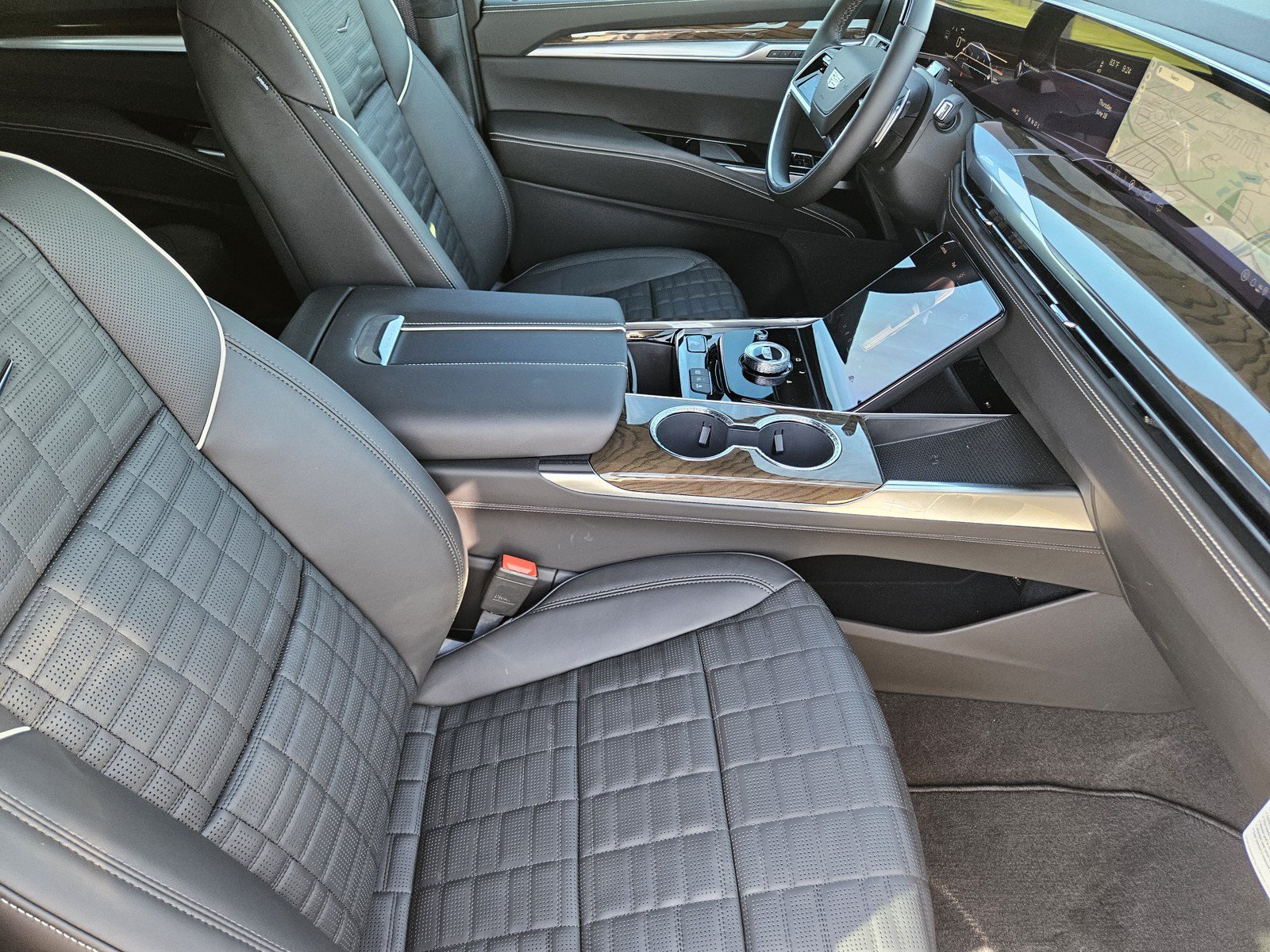 New 2026 Cadillac Escalade ESV Platinum Sport w/ LPO, ONYX Package AWD/4WD image 10