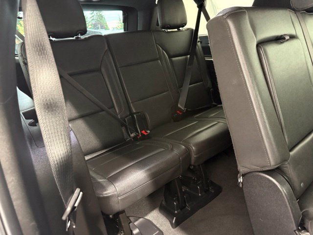 Used 2025 Chevrolet Suburban Z71 AWD/4WD image 30