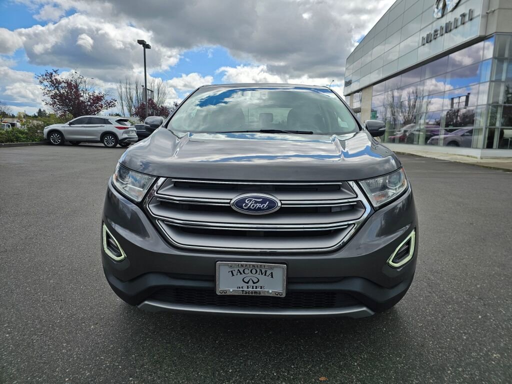 Used 2017 Ford Edge Titanium w/ Technology Package image 2