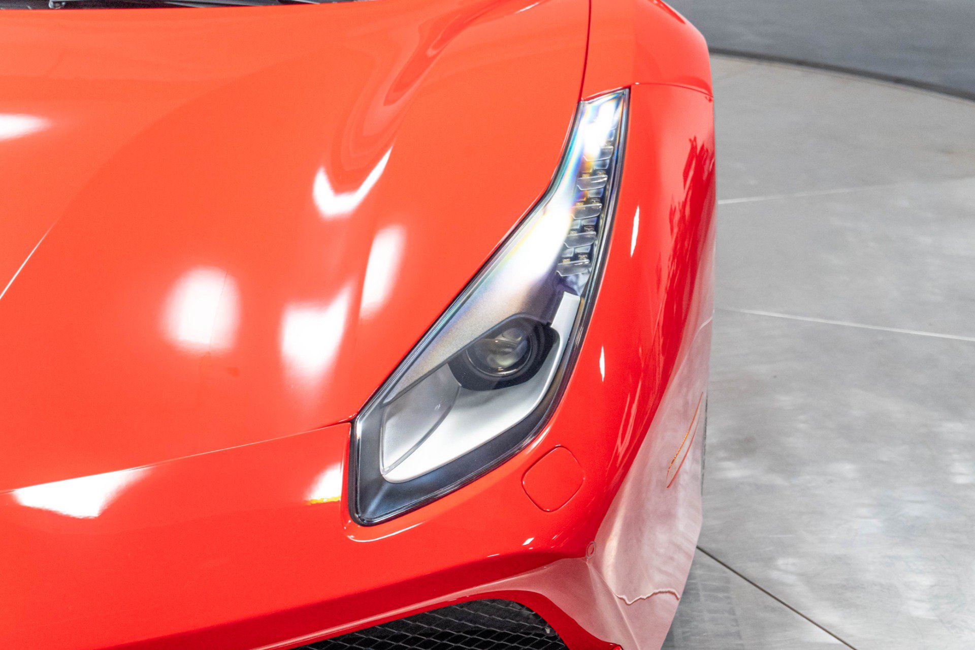 Used 2018 Ferrari 488 Spider RWD image 54