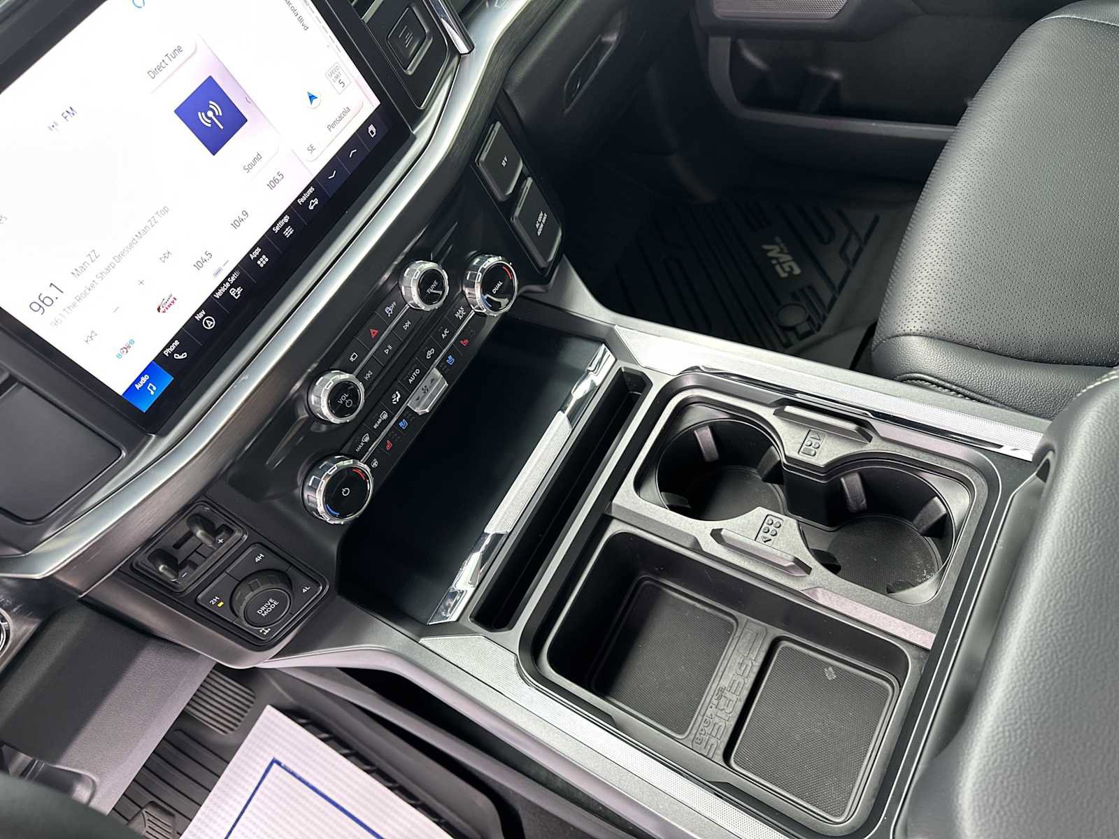 Used 2025 Ford F350 Lariat image 20