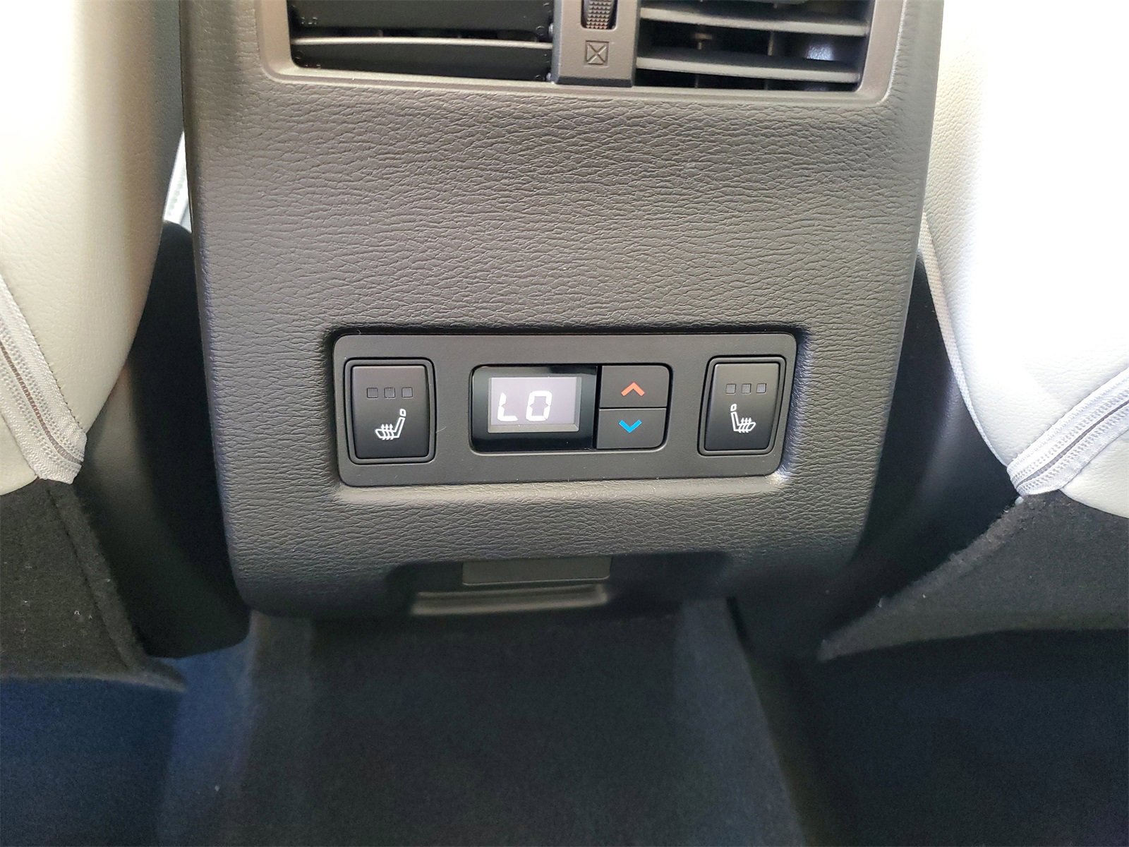New 2025 Mitsubishi Outlander SEL image 24