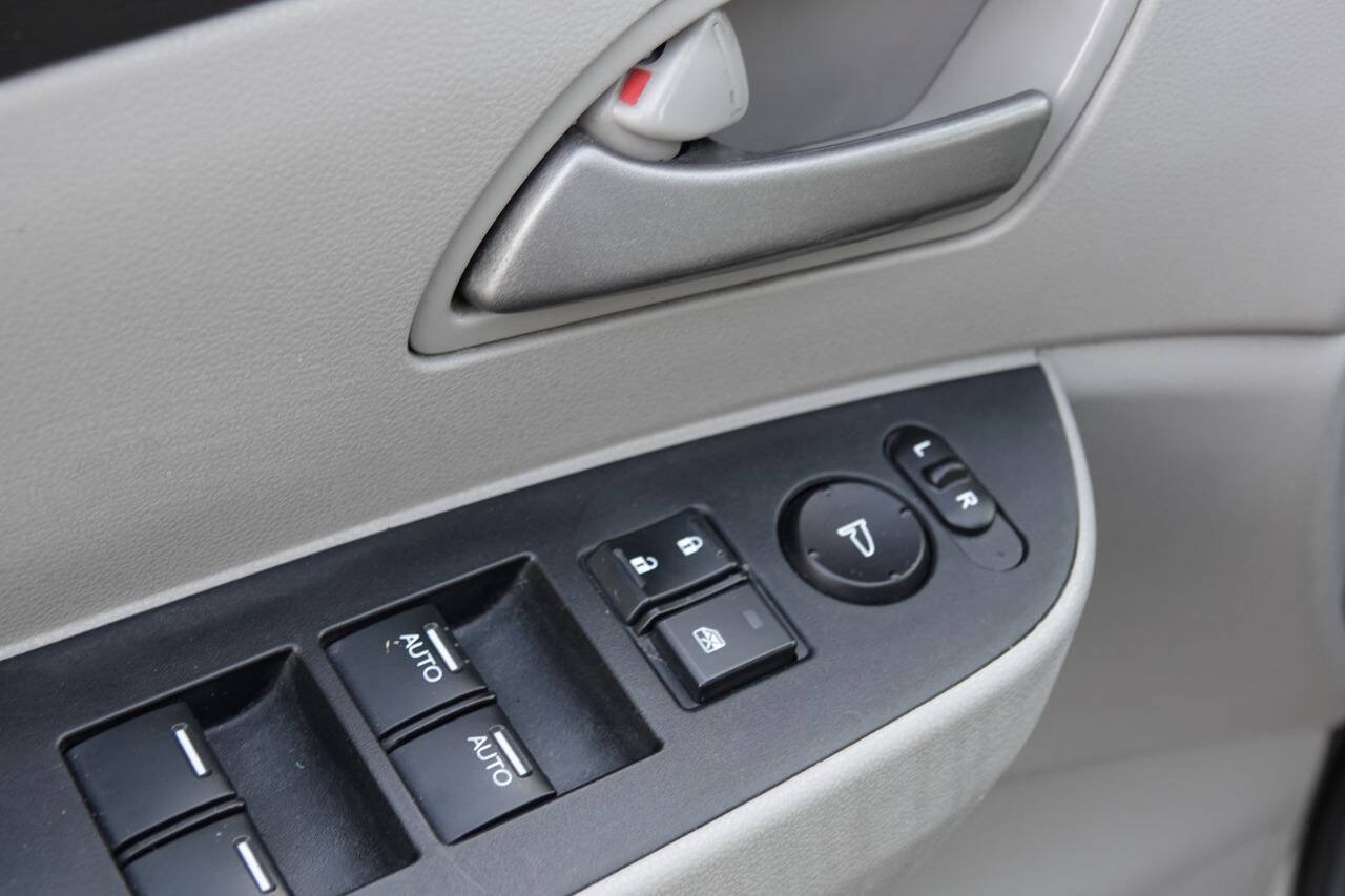 Used 2011 Honda Odyssey EX-L image 73