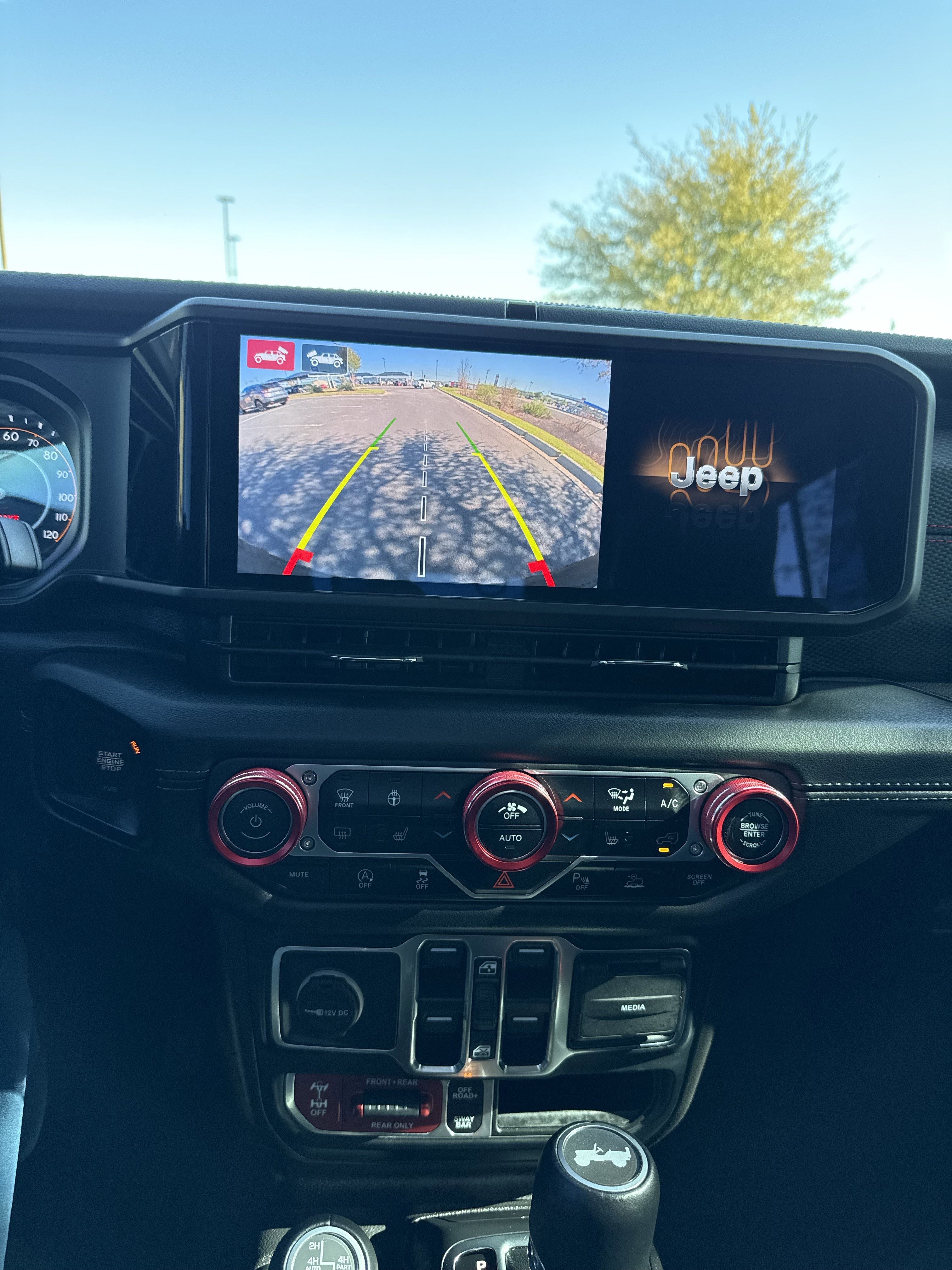 Used 2024 Jeep Wrangler Unlimited Rubicon image 27