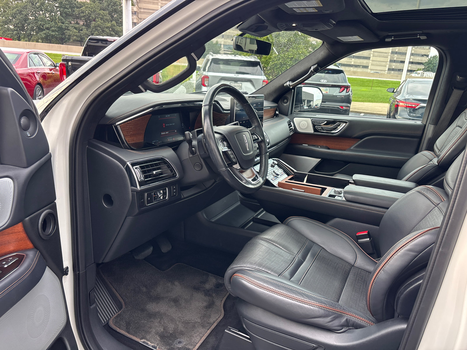 Used 2023 Lincoln Navigator L Black Label AWD/4WD image 23