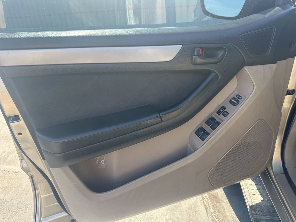 Used 2004 Toyota 4Runner Limited image 11