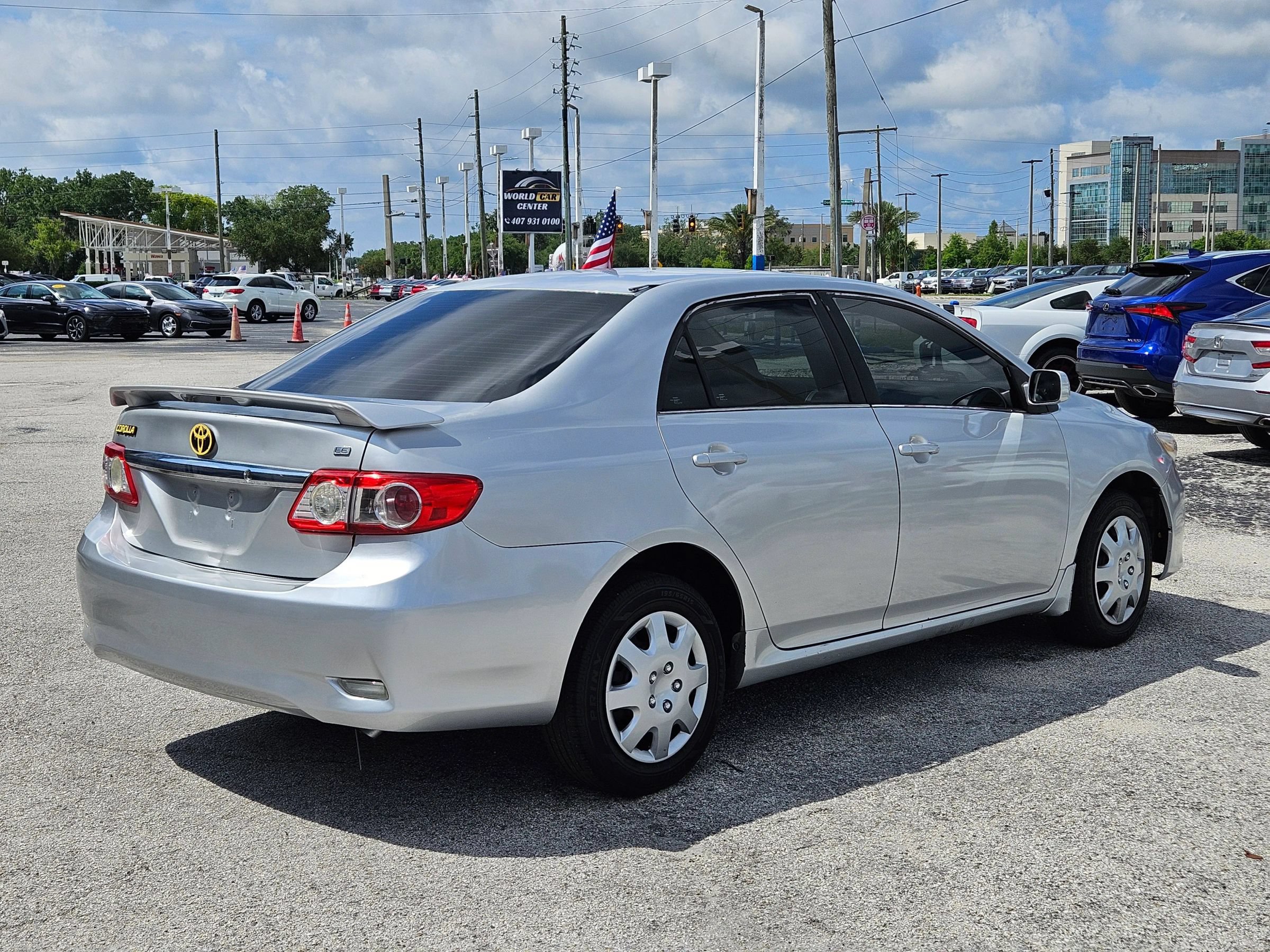Used 2013 Toyota Corolla LE FWD image 9
