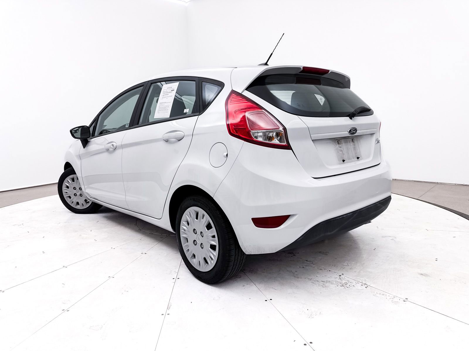 Used 2017 Ford Fiesta S image 2