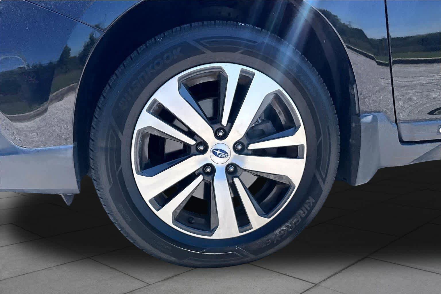 Used 2018 Subaru Outback 2.5i Limited AWD/4WD image 11